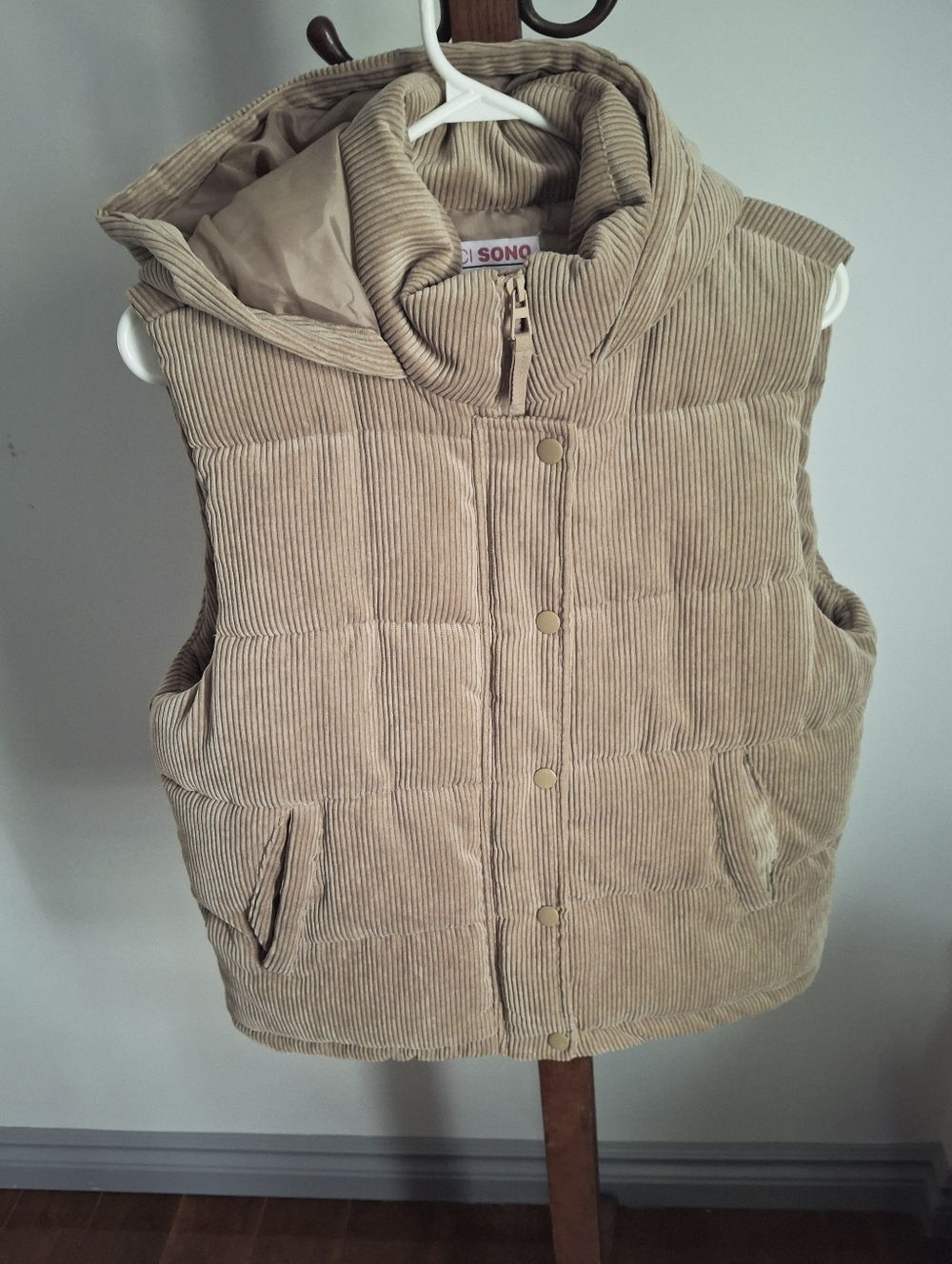 Sale 🤑 NWOT CI Sono Corduroy Tan Puffer Vest -Ladies Medium